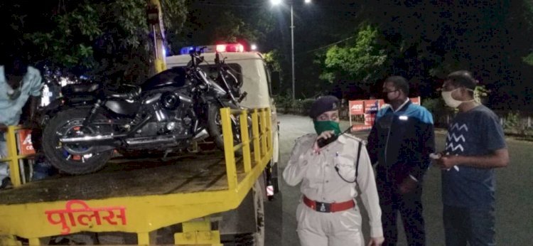 स्टंट बाईकर्स ग्रुप के विरू़द्ध यातायात पुलिस की ताबड़तोड़ कार्यवाही, 10 वाहन जप्त